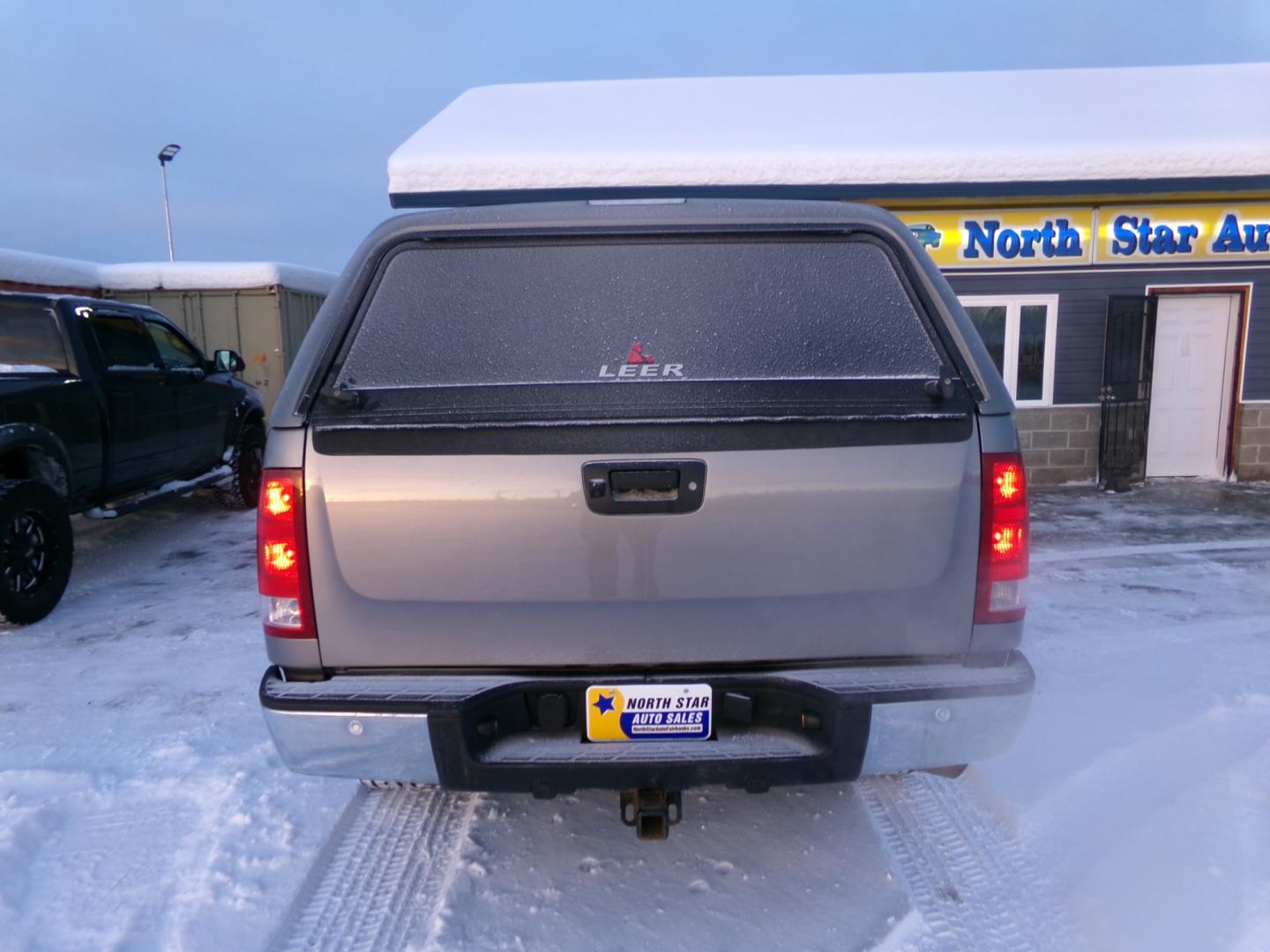 2012 Grey /Black GMC Sierra 1500 SLT Crew Cab 4WD (3GTP2WE70CG) with an 5.3L V8 OHV 16V FFV engine, 6-Speed Automatic transmission, located at 2630 Philips Field Rd., Fairbanks, AK, 99709, (907) 458-0593, 64.848068, -147.780609 - Photo#3